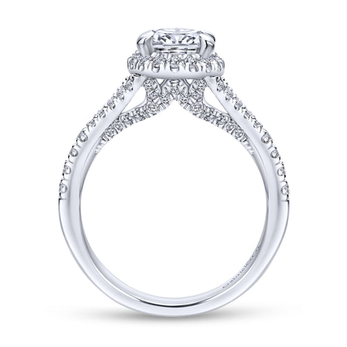 18K White Gold Oval Halo Diamond Engagement Ring
