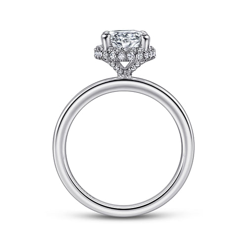 18K White Gold Oval Halo Diamond Engagement Ring