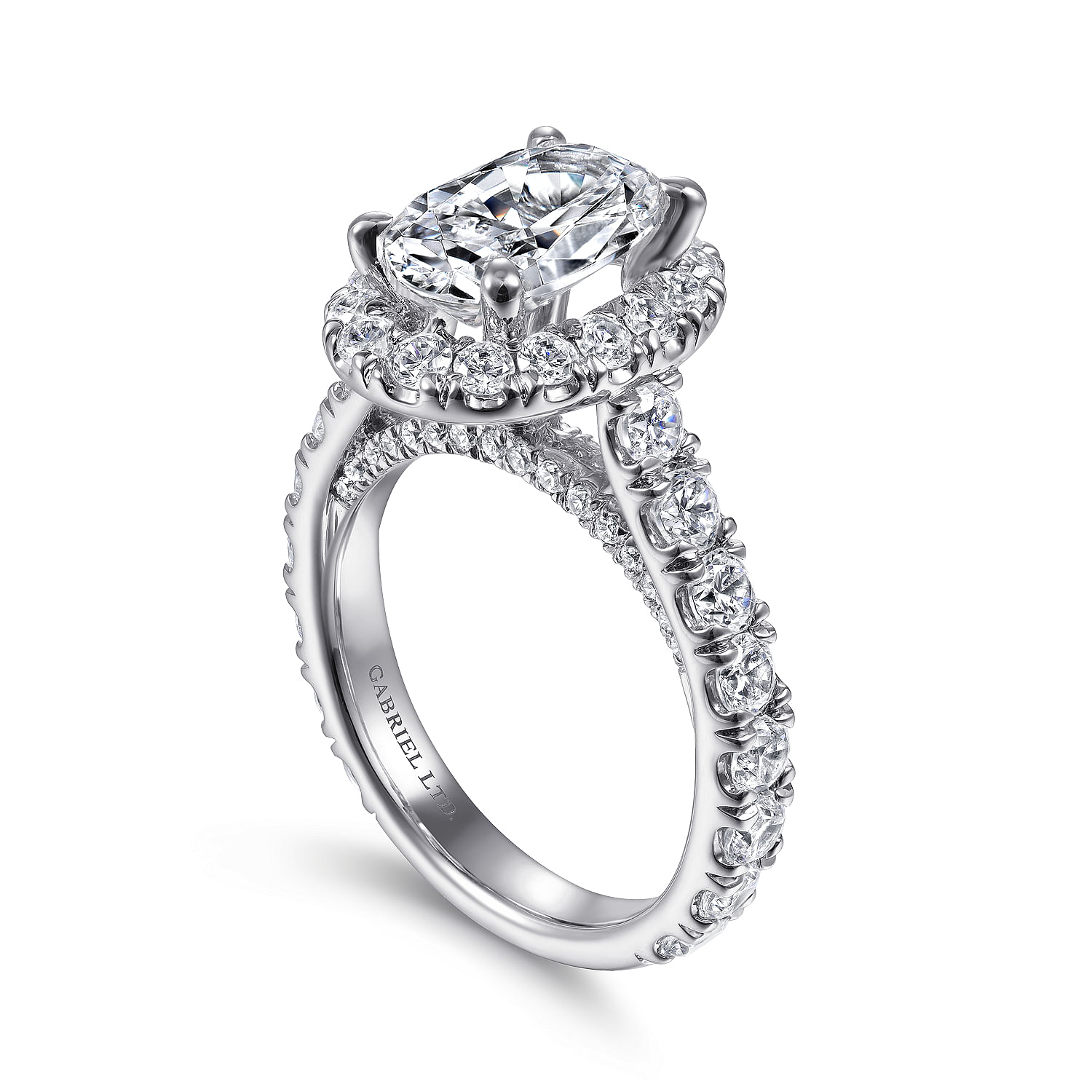 18K White Gold Oval Halo Diamond Engagement Ring