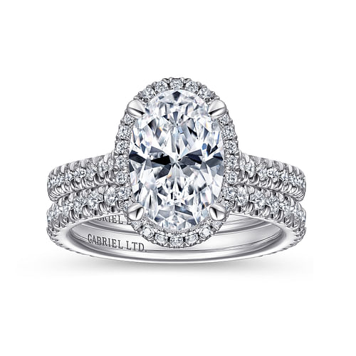 18K White Gold Oval Halo Diamond Engagement Ring