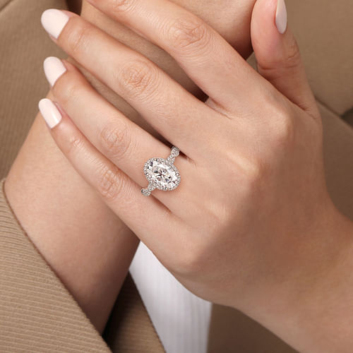 18K White Gold Oval Halo Twisted Diamond Engagement Ring