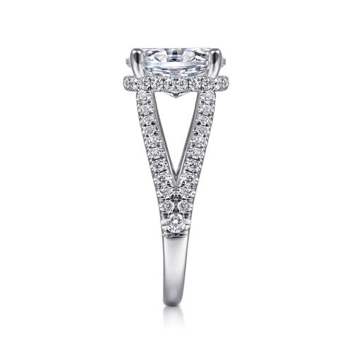 18K White Gold Oval Split Shank Diamond Engagement Ring