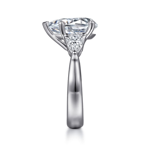 18K White Gold Pear Shape Three Stone Diamond Engagement Ring