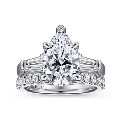 18K White Gold Pear Shape Three Stone Diamond Engagement Ring