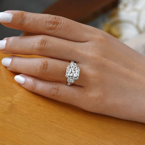 18K White Gold Princess Cut Diamond Engagement Ring