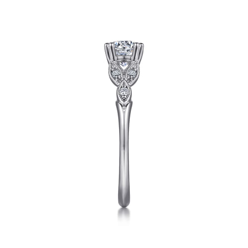 18K White Gold Round Diamond Engagement Ring