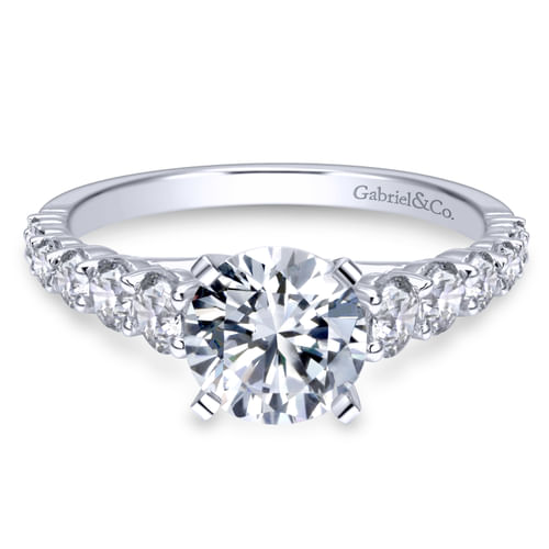 18K White Gold Round Diamond Engagement Ring