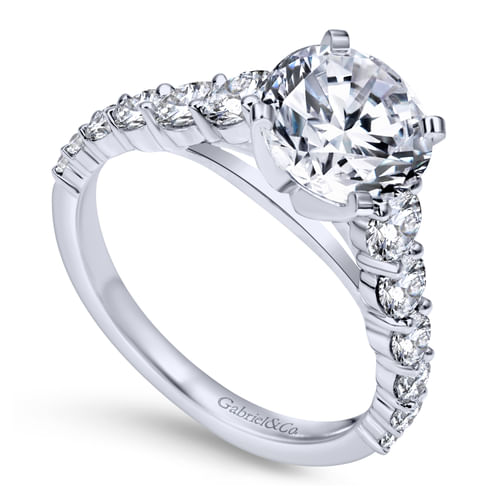 18K White Gold Round Diamond Engagement Ring