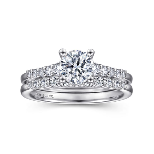18K White Gold Round Diamond Engagement Ring