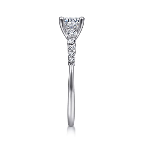 18K White Gold Round Diamond Engagement Ring