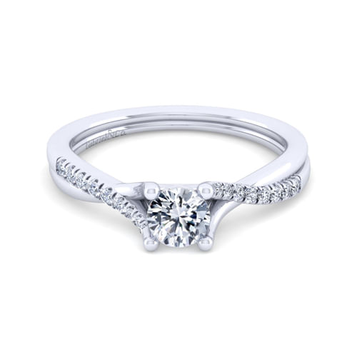 18K White Gold Round Diamond Engagement Ring
