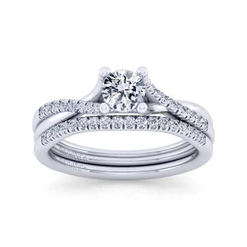 18K White Gold Round Diamond Engagement Ring