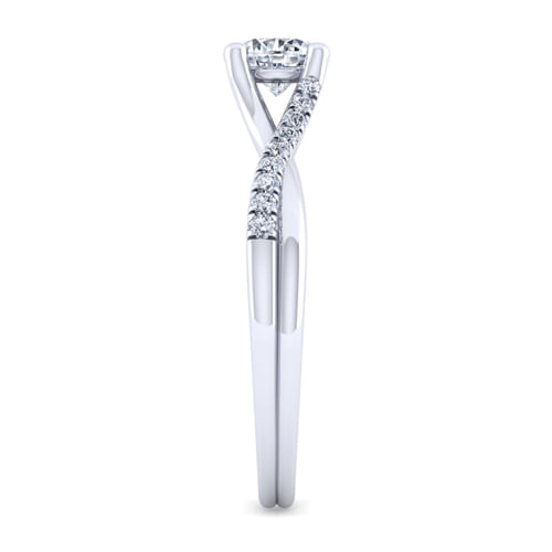 18K White Gold Round Diamond Engagement Ring