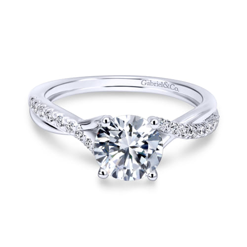18K White Gold Round Diamond Engagement Ring