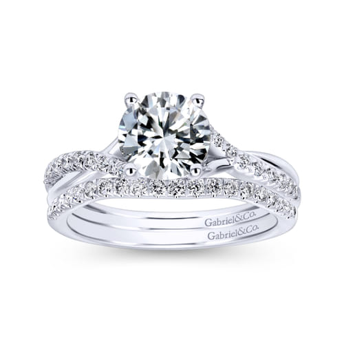 18K White Gold Round Diamond Engagement Ring