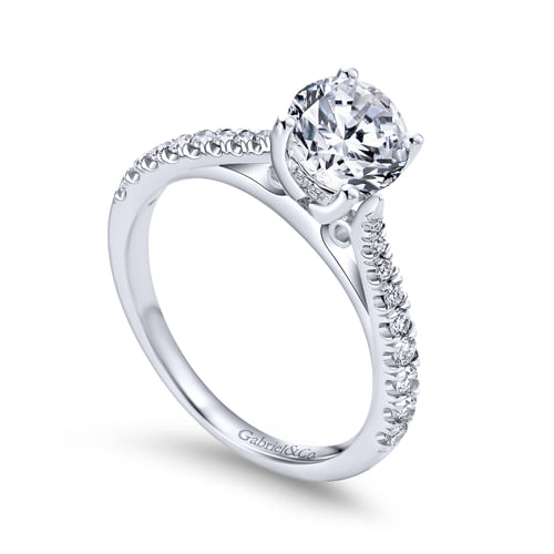 18K White Gold Round Diamond Engagement Ring