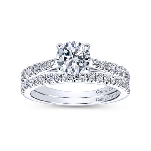 18K White Gold Round Diamond Engagement Ring