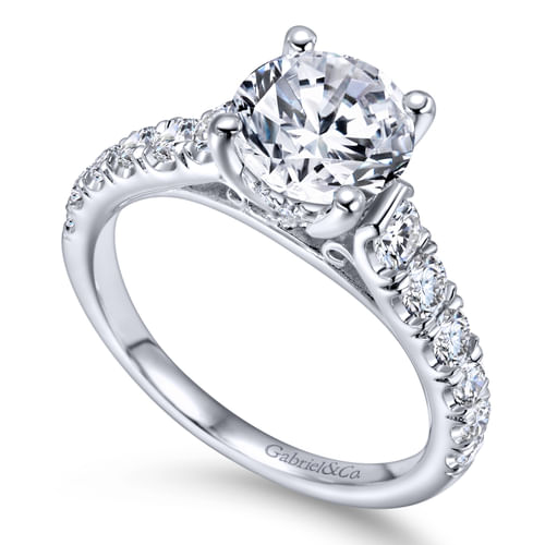 18K White Gold Round Diamond Engagement Ring