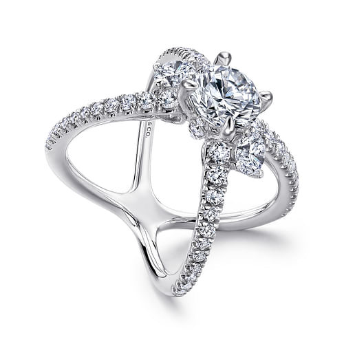 18K White Gold Round Diamond Engagement Ring