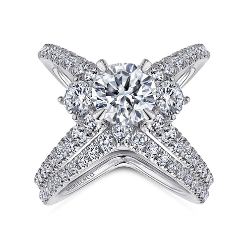 18K White Gold Round Diamond Engagement Ring