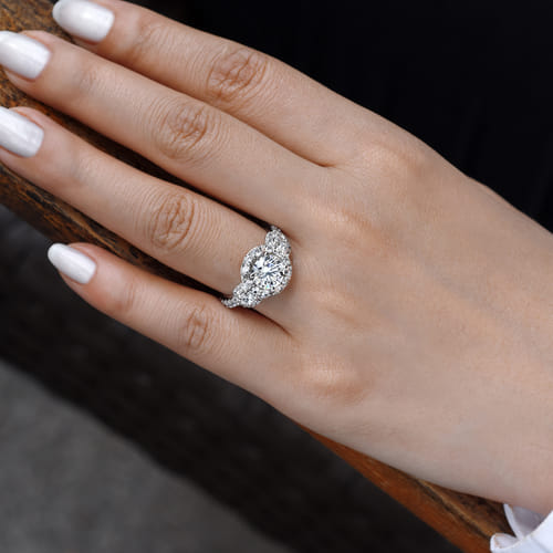 18K White Gold Round Diamond Engagement Ring 18K White Gold Round Diamond Engagement Ring