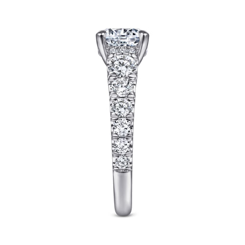 18K White Gold Round Diamond Engagement Ring