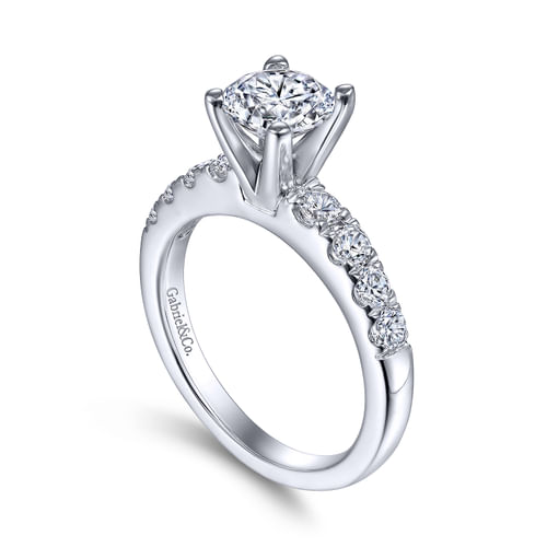 18K White Gold Round Diamond Engagement Ring