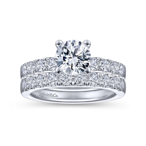 18K White Gold Round Diamond Engagement Ring
