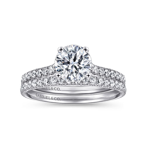 18K White Gold Round Diamond Engagement Ring