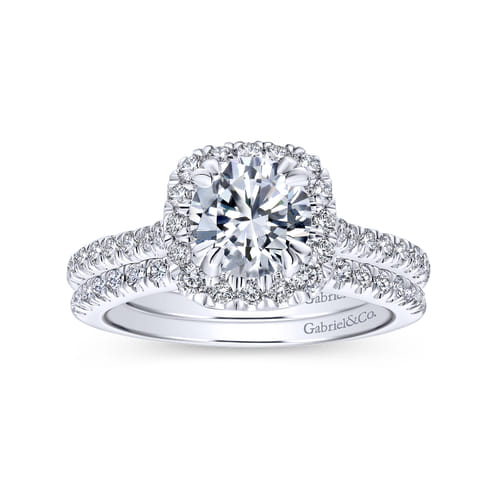 18K White Gold Round Halo Diamond Engagement Ring