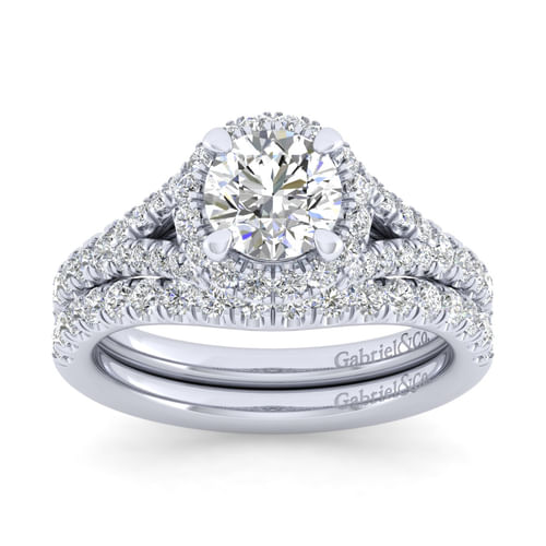 18K White Gold Round Halo Diamond Engagement Ring