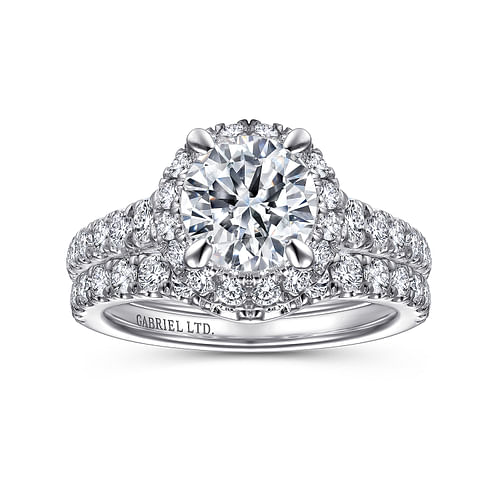 18K White Gold Round Halo Diamond Engagement Ring