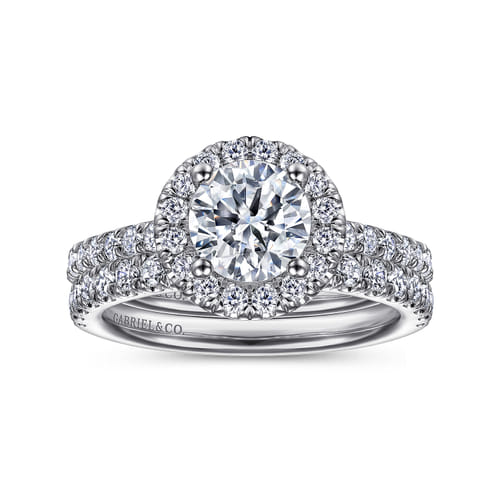 18K White Gold Round Halo Diamond Engagement Ring