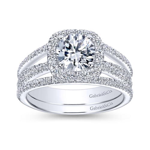 18K White Gold Round Halo Diamond Engagement Ring