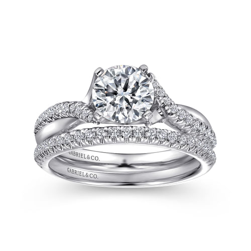 18K White Gold Round Twisted Diamond Engagement Ring