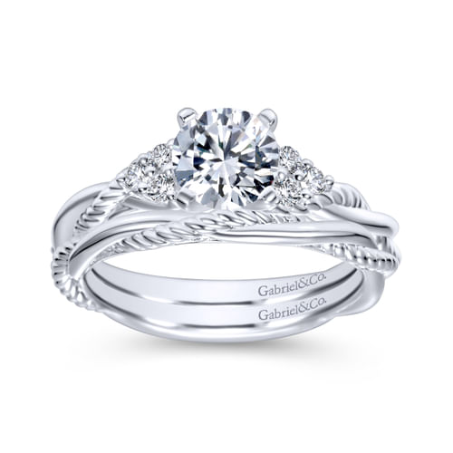 18K White Gold Twisted Round Diamond Engagement Ring