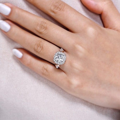 18K White-Rose Gold Round Halo Diamond Engagement Ring 18K White-Rose Gold Round Halo Diamond Engagement Ring