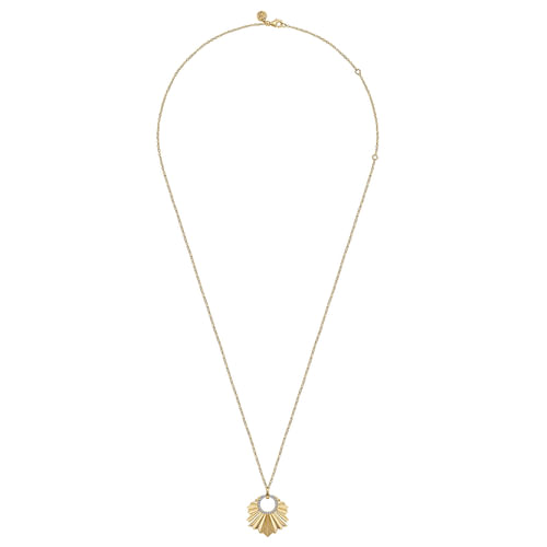 18K Yellow Gold Diamond Necklace With Diamond Cut Texture In Leaf Shape 