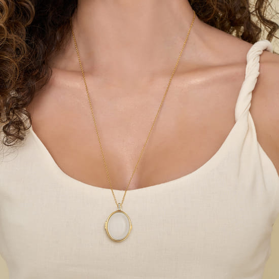 25 inch 14K Yellow Gold Oval Glass Front Locket Necklace angle 5