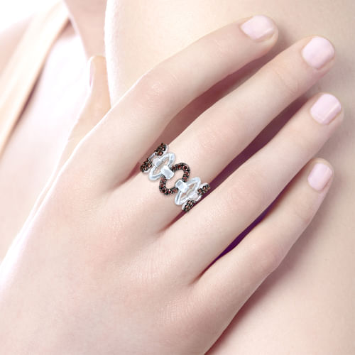925 Sterling Silver Alternating Oval Pavé Garnet and Hammered Link Ring 