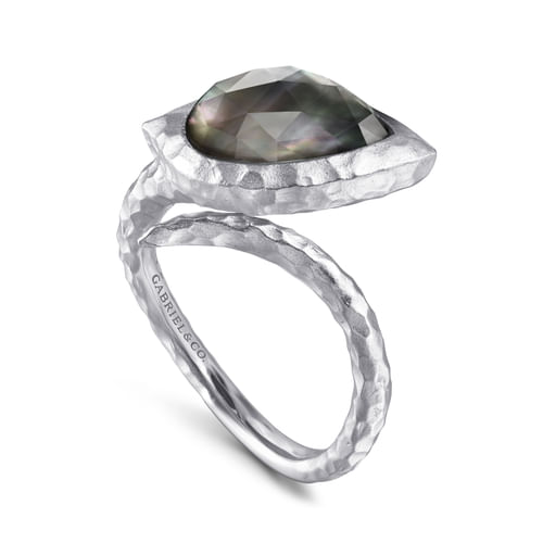 925 Sterling Silver Hammered Pear Shaped Black Pearl/Rock Crystal Open Wrap Ring