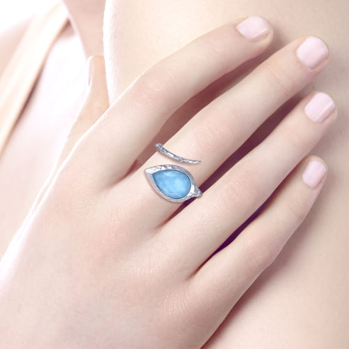 925 Sterling Silver Hammered Split Ring with Pear Shape Rock Crystal/Turquoise Stone