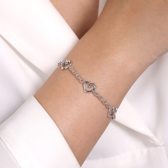 925 Sterling Silver Heart Station Chain Bracelet angle 3