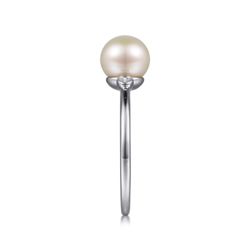 925 Sterling Silver Pearl Ring with Bezel Set Side Diamonds