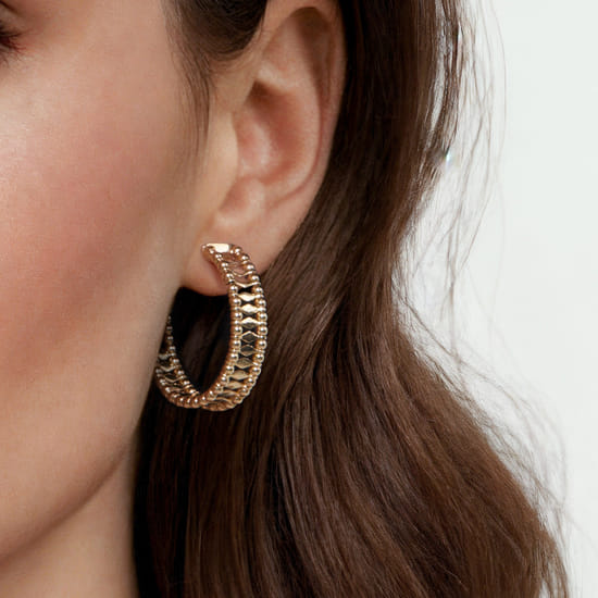 Classic Hoop Earrings 14K Yellow Gold 30mm Bujukan angle 3 Classic Hoop Earrings 14K Yellow Gold 30mm Bujukan angle 3