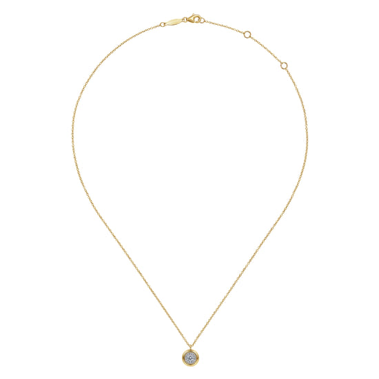 Pendant Necklace 14K Yellow Gold Diamond 0.25ct angle 2