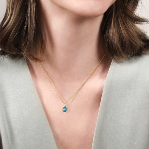 Pendant Necklace Teardrop 14K Yellow Gold Blue Topaz Pendant Necklace Teardrop 14K Yellow Gold Blue Topaz
