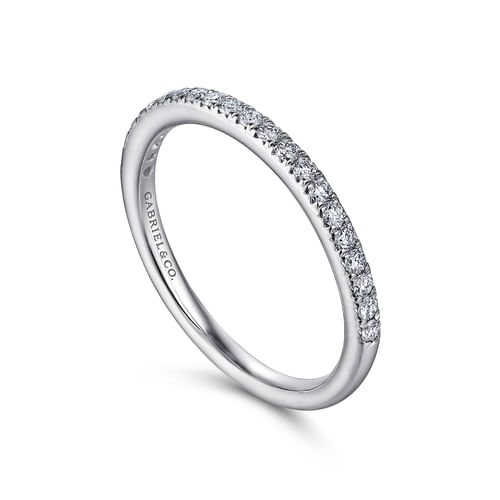 Platinum Fishtail Pavé Diamond Wedding Band