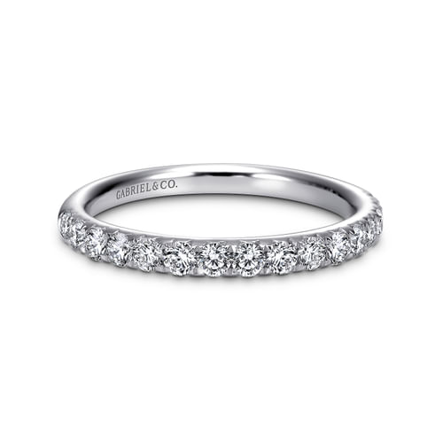 Platinum Fishtail Pavé Diamond Wedding Band