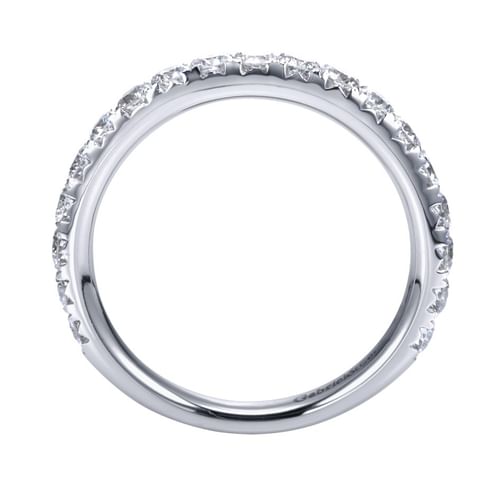 Platinum Fishtail Pavé Diamond Wedding Band